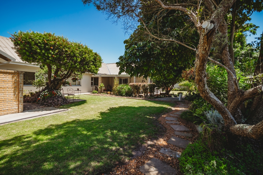 5 Bedroom Property for Sale in Heather Park Western Cape